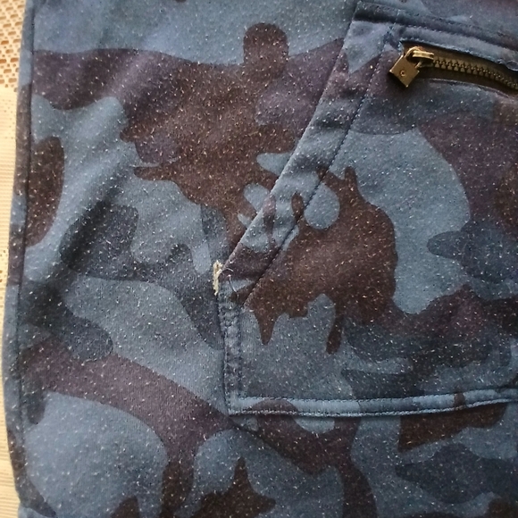 #051 Boys Blue Camo Hoodie Sweater By G-Net Size Large - Picture 3 of 15